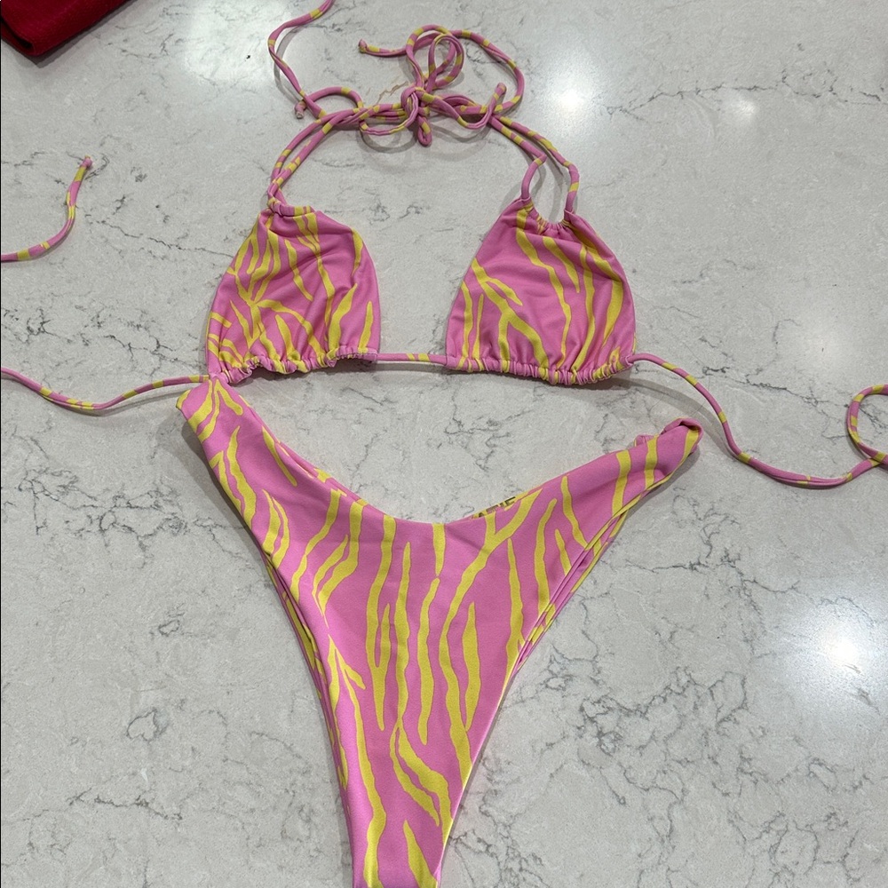 NWT SKATIE bikini